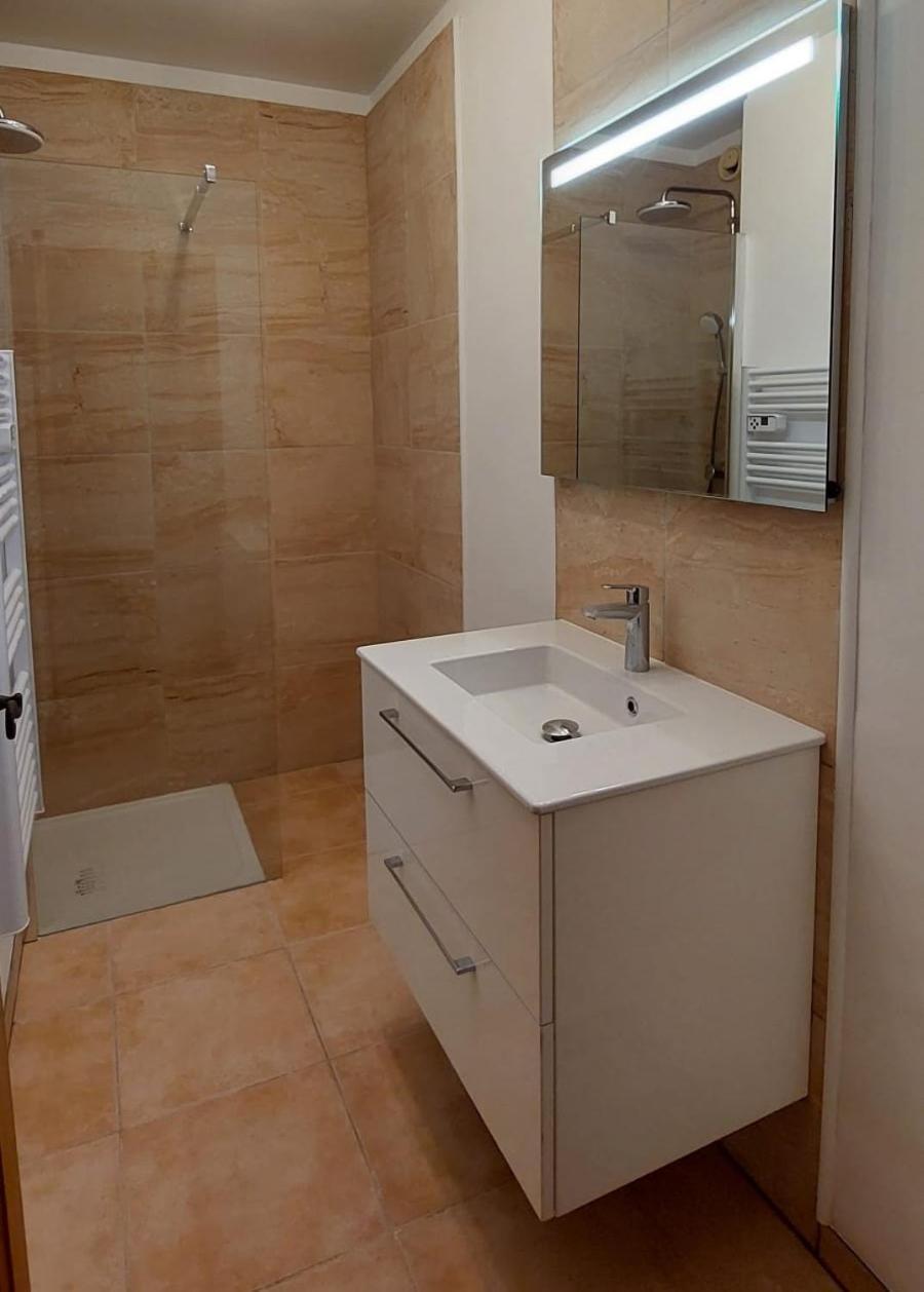 Grand T3 Lumineux Spacieux Propre, Tout Confort, Parking, Ascenseur, Emplacement Central Unique, Port-Commerces-Mer Et Plages A Pied, Location Du Samedi Au Samedi Sanary-sur-Mer Exterior foto